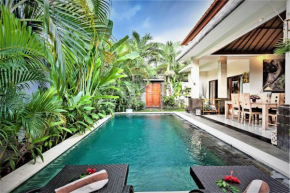 Отель Rumah Indah Villa  Kuta